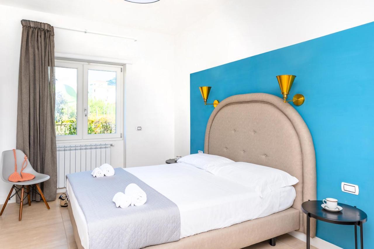 Mako Sorrento Suites Exteriör bild