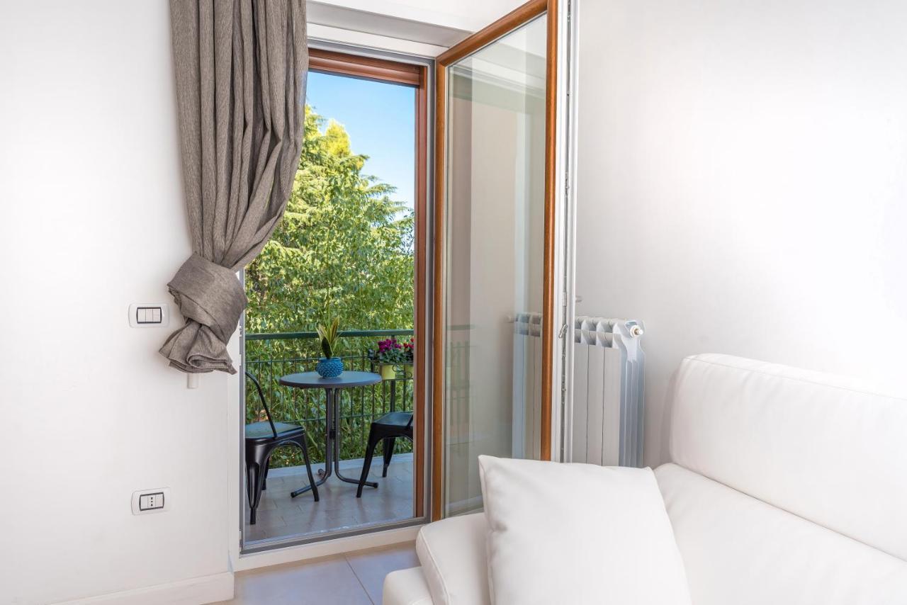Mako Sorrento Suites Exteriör bild