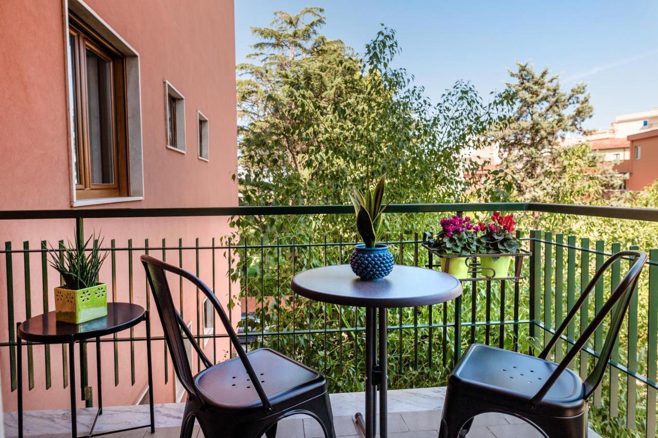Mako Sorrento Suites Exteriör bild