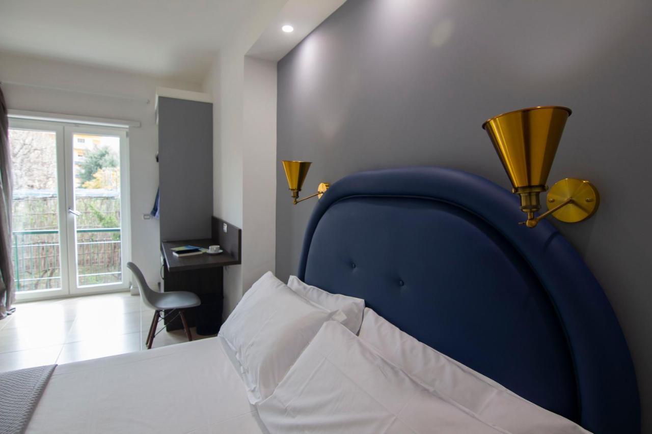 Mako Sorrento Suites Exteriör bild